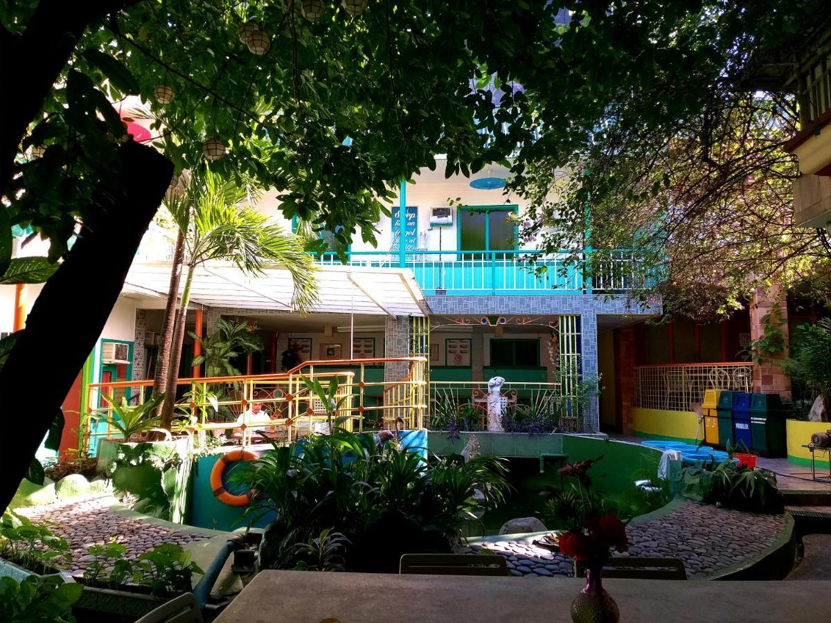 Park Vil-La Apartelle Quezon City Dış mekan fotoğraf
