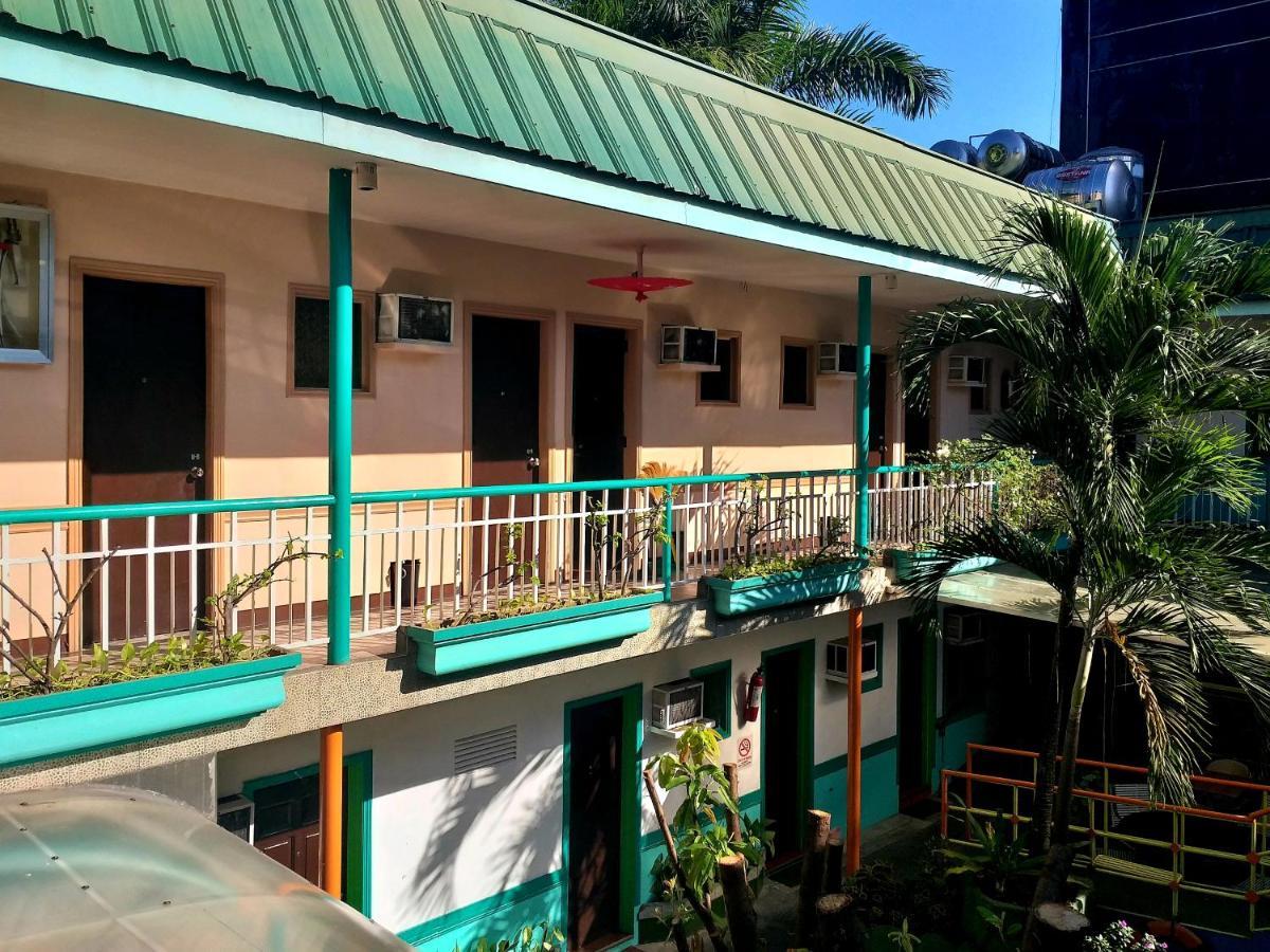Park Vil-La Apartelle Quezon City Dış mekan fotoğraf